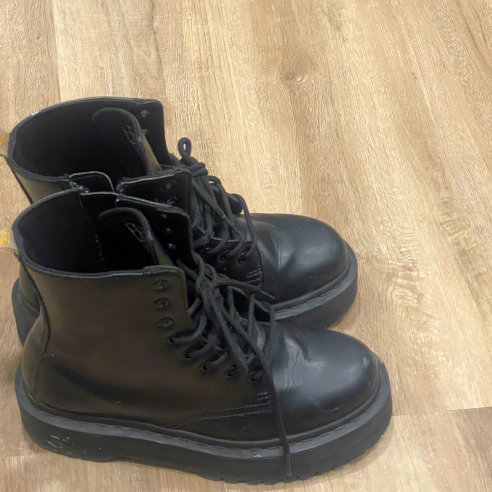 Black Dr martens boot